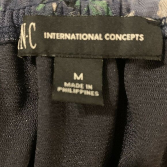 I.N.C. Size Medium. New With Tags. $59.50.Sheer Lined Elastic Neck & Cuffs. B33 - Picture 6 of 8